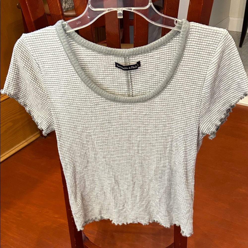 Abercrombie & Fitch Gray Striped Short Sleeve Tee